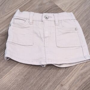 Squeeze Cream Casual Skort Size 2t